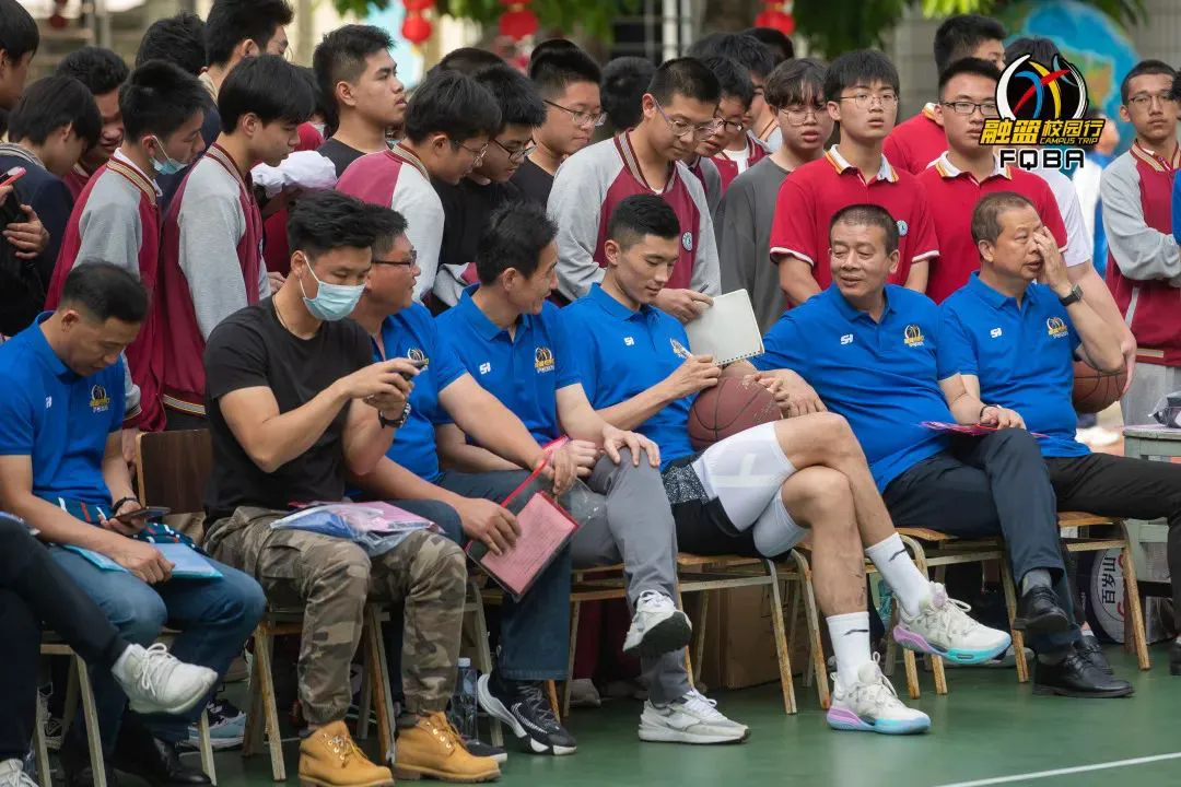 哪里能找到一对一的篮球训练指导_1